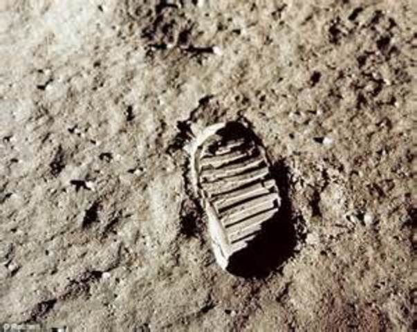 First automatic spacecraft to return soil samples from the Moon