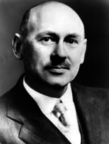 The first successful liquid-fueled rocket was luanched.