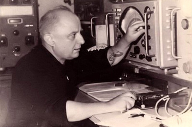 ναυτολογήθηκε ως ραδιοτηλεγραφητής