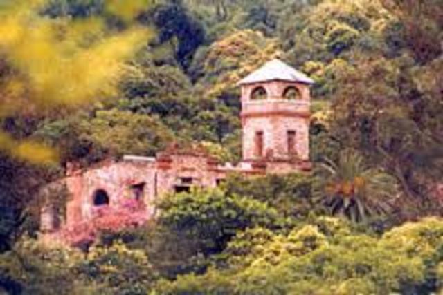 Construcción del castillo de San Lorenzo