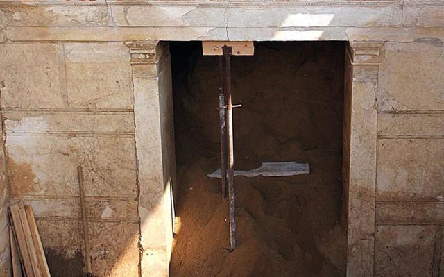 ΑΝΑΚΑΛΥΦΘΗΚΕ Ο ΠΡΟΘΑΛΑΜΟΣ ΜΝΗΜΕΙΟΥ