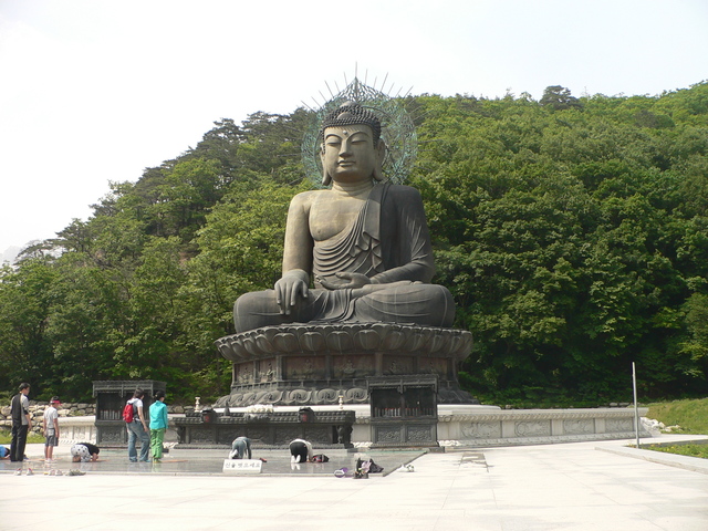 Jayavarman VIII enthroned