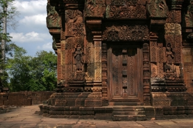 The construction of Banteay Srei