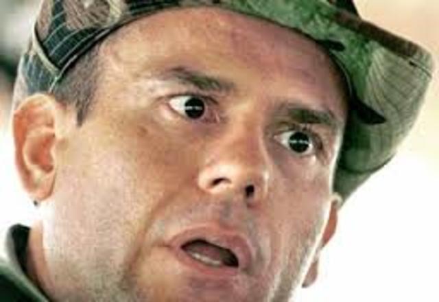 Carlos Castaño anuncia la desmovilización de las AUC