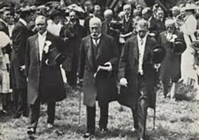 Porfirio Díaz se va.