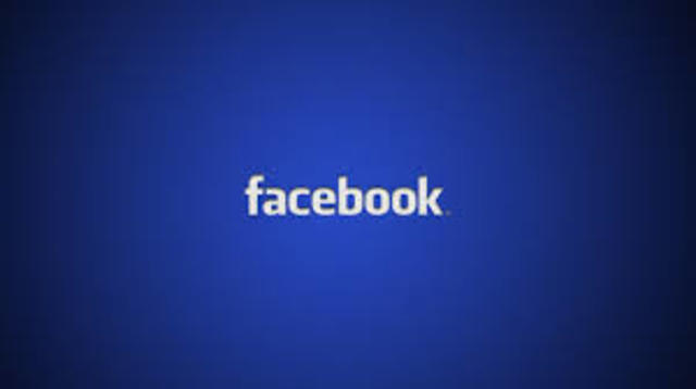 Nace Facebook