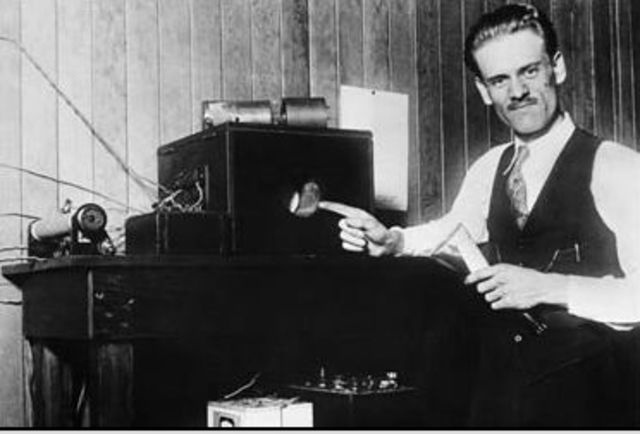 Farnsworth Invents Electric TV