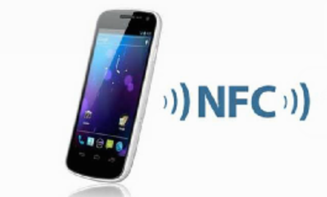 Premier smartphone compatible NFC
