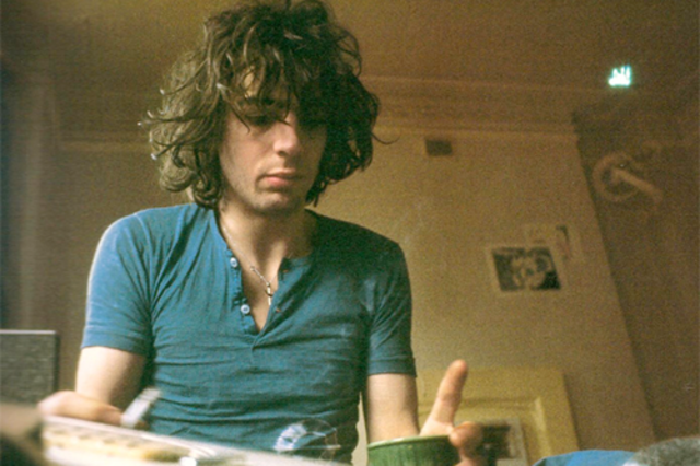 From about this time on, Syd avoids making public appearances and finds passion in flowers, taking walks on the beach, photography,and painting