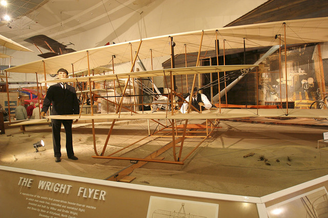 wright brothers flight succeeds