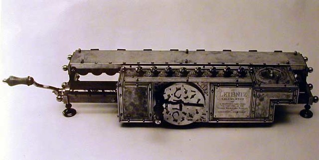 1675. Máquina de Von Leibniz