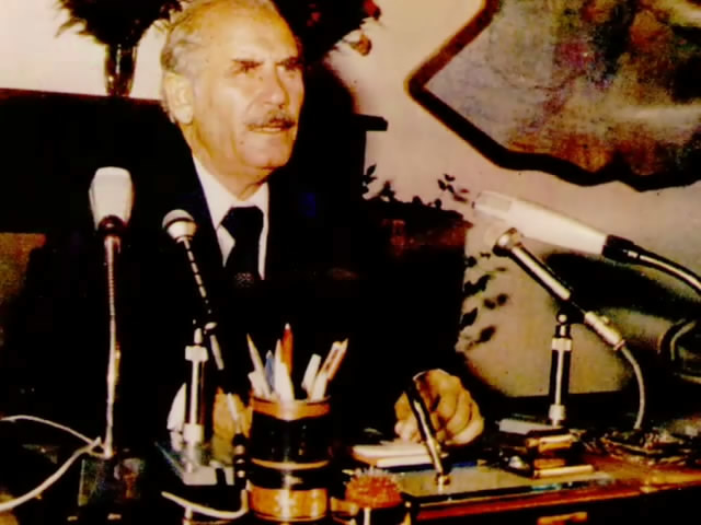 Nur Mohammad Taraki overrthrows the government