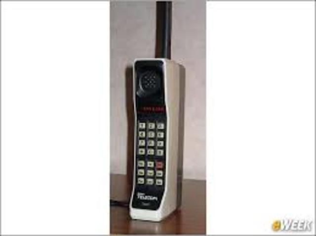 1983Motorola DynaTAC 8000X