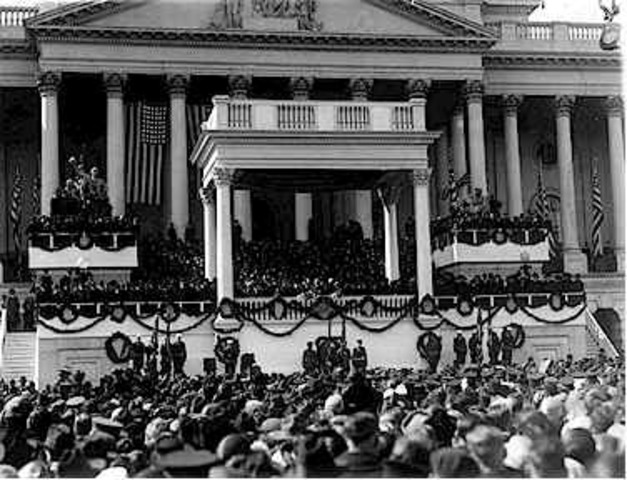 Woodrow Wilson vows to keep U.S out of WW1