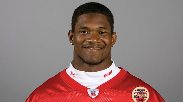 Jovan Belcher kills girlfriend, commits suicide