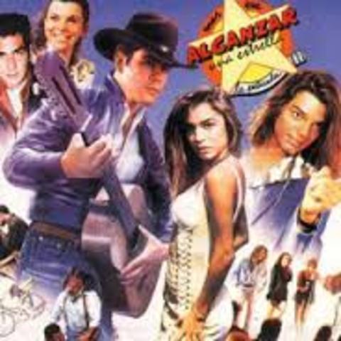 Tocó "Pablo" en Alcanzar una estrella II, una telenovela mexicana.