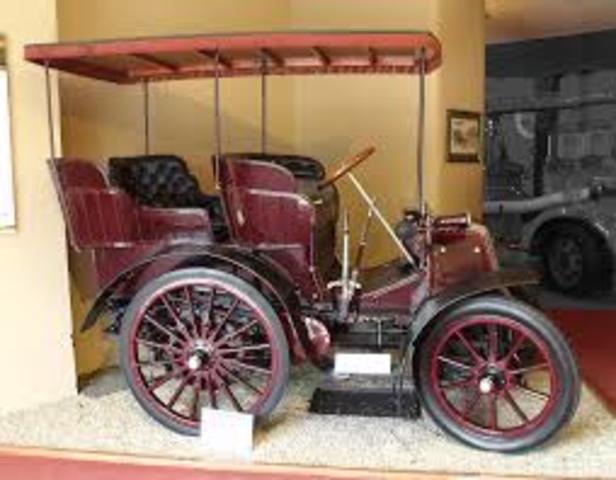 Four seat steam phaeton built
