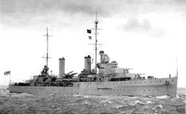 Royal Navy cruiser HMS Amphion gets sunk