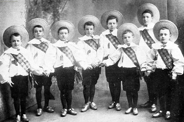 Chaplin Joins The Eight Lancashire Lads