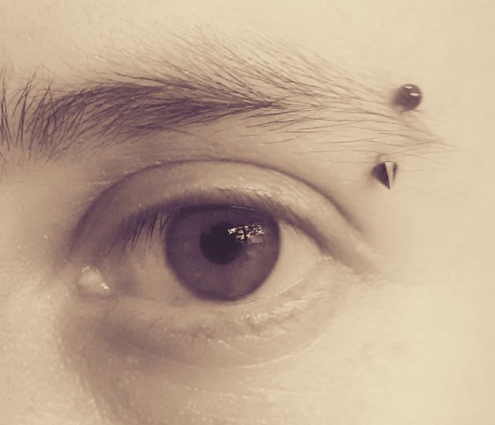 Perforación en la Ceja