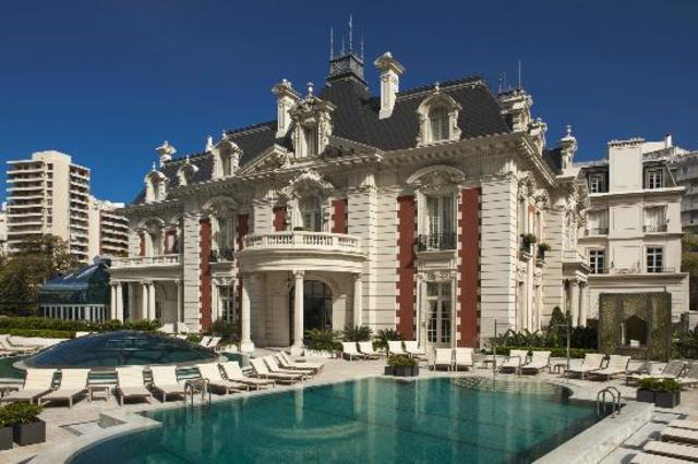 Arrival at Buenos Aires Four Seasons Hotel (Posadas 1086/88 Buenos Aires Argentina C1011ABB)