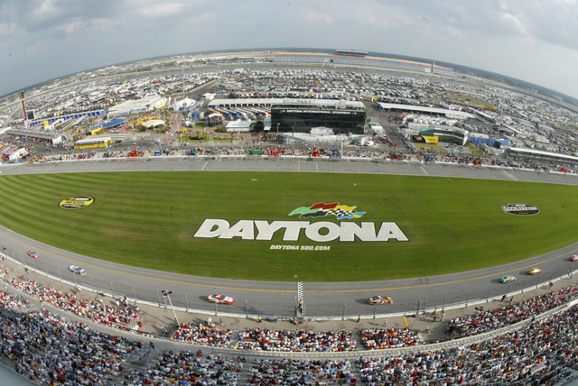 Commentate Daytona 500