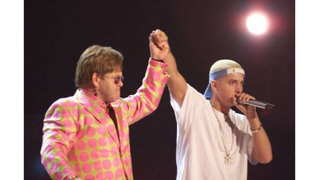Eminem preforms at the 43rd anual Grammy's
