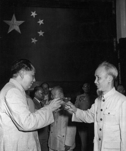 Meets with Chiang Kai-Shek and George Marshall for discussions in Chongqing; no peace deal