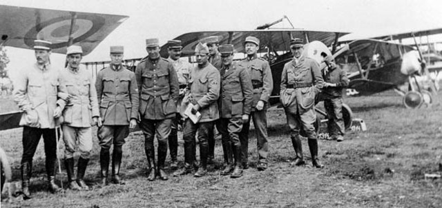 Raoul Lufbery joins the Lafayette Escadrile