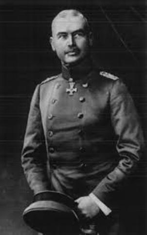 Otto Liman von Sanders joins the military.