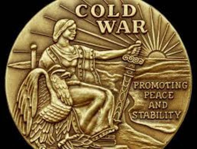 August,1991 : End of Soviet Union and the Cold War Ends