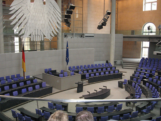 Bundestag entscheidet über Waffenlieferung