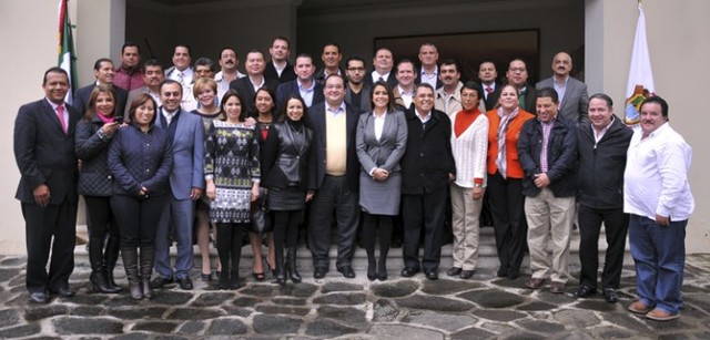 El gobernador Javier Duarte se reune con legisladores locales del PRI-PVEM