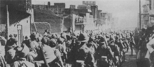 The Fall of Baghdad Begins