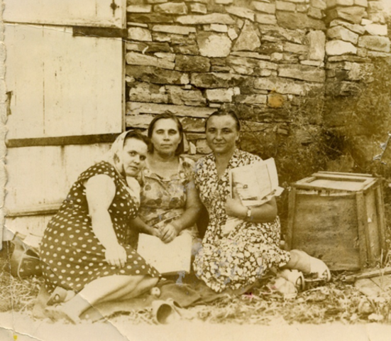 В 1950 р. школу-семирічку переведено на середню загальноосвітню школу. На той час у ній навчалося до 200 дітей. Вчителі, які приїхали зі східної України