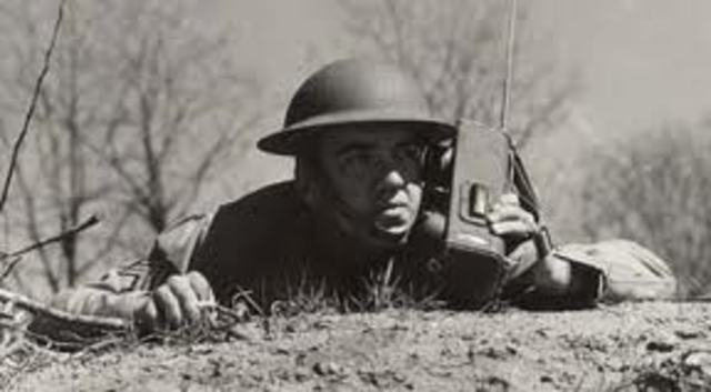 communicating threw radio in war