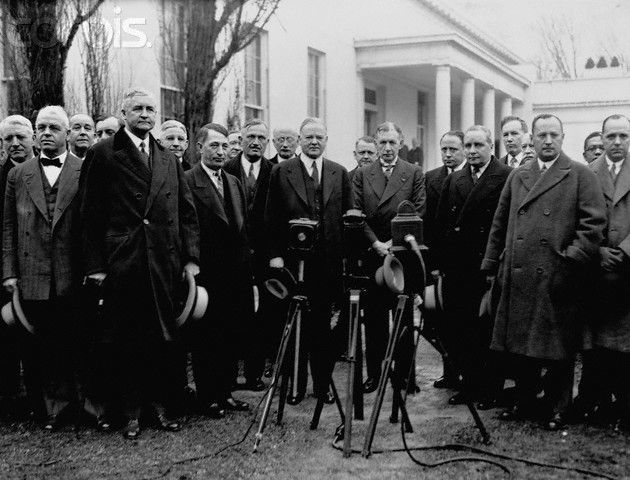 Reconstruction Finance Corporation Is Established