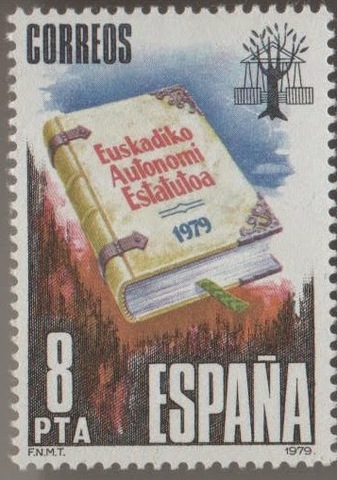 Primeros Estatutos de Autonomía (País Vasco y Cataluña).