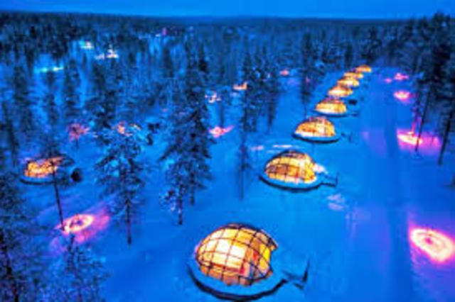 Go to Finland's  Hotel Kakslauttanen