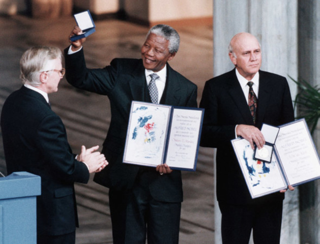 Nobel peace prize given to Mandela and de Klerk