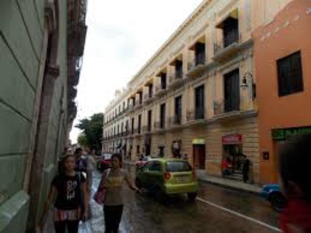 10:00-12:00 Downtown Tour