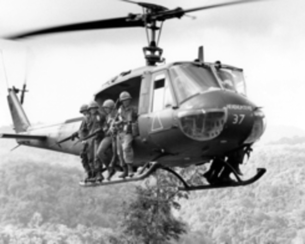 Last U.S. troops leave Vietnam