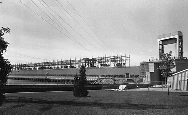 Power relations between financial circles and the state