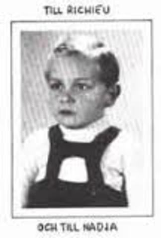 Richieu is given to Tosha in hope that he will be survive with her