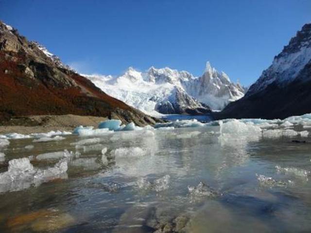 Peaceful Laguna Torre