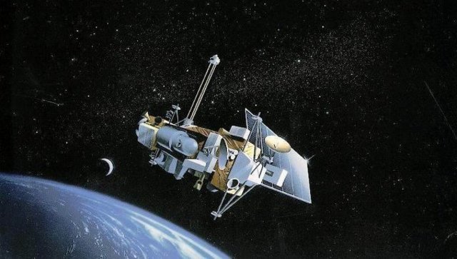 Первый неуправляемый пролёт близ Венеры на расстоянии 100000 км.