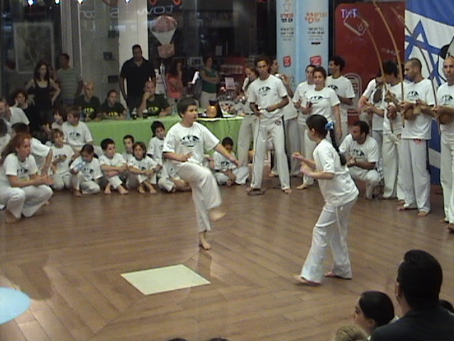 אני מתאמן בקפוארה