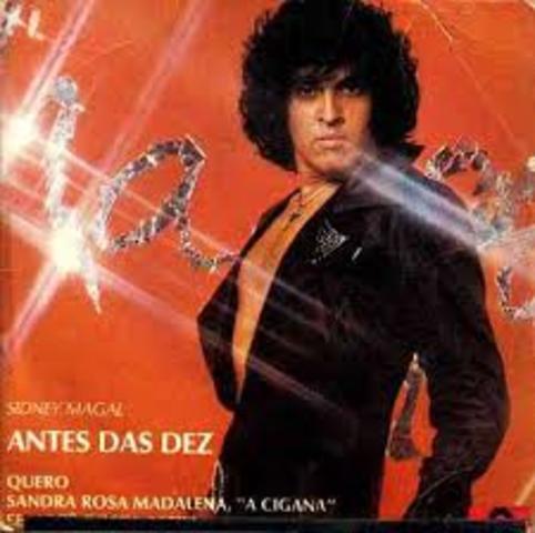 Back voice e dançarina do Sidney Magal por 3 anos