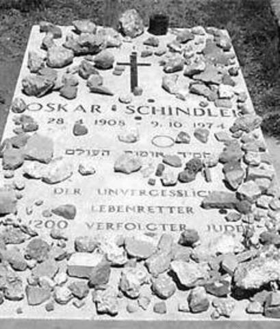Oskar Schindler dies in Frankfurt,Germany
