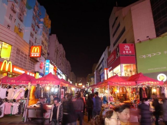 (17) Qingdao Radish and Dumpling Festival